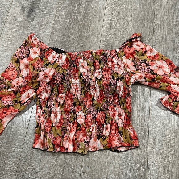 Timing Crop Top Off the shoulder Floral Blouse Size M - Picture 5 of 5
